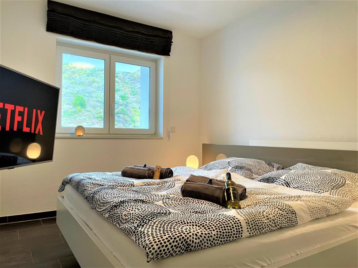 Moselpromenade Villa Moselufer, Panorama & Burg Cochem Blick, Netflix, Balkon Esterno foto