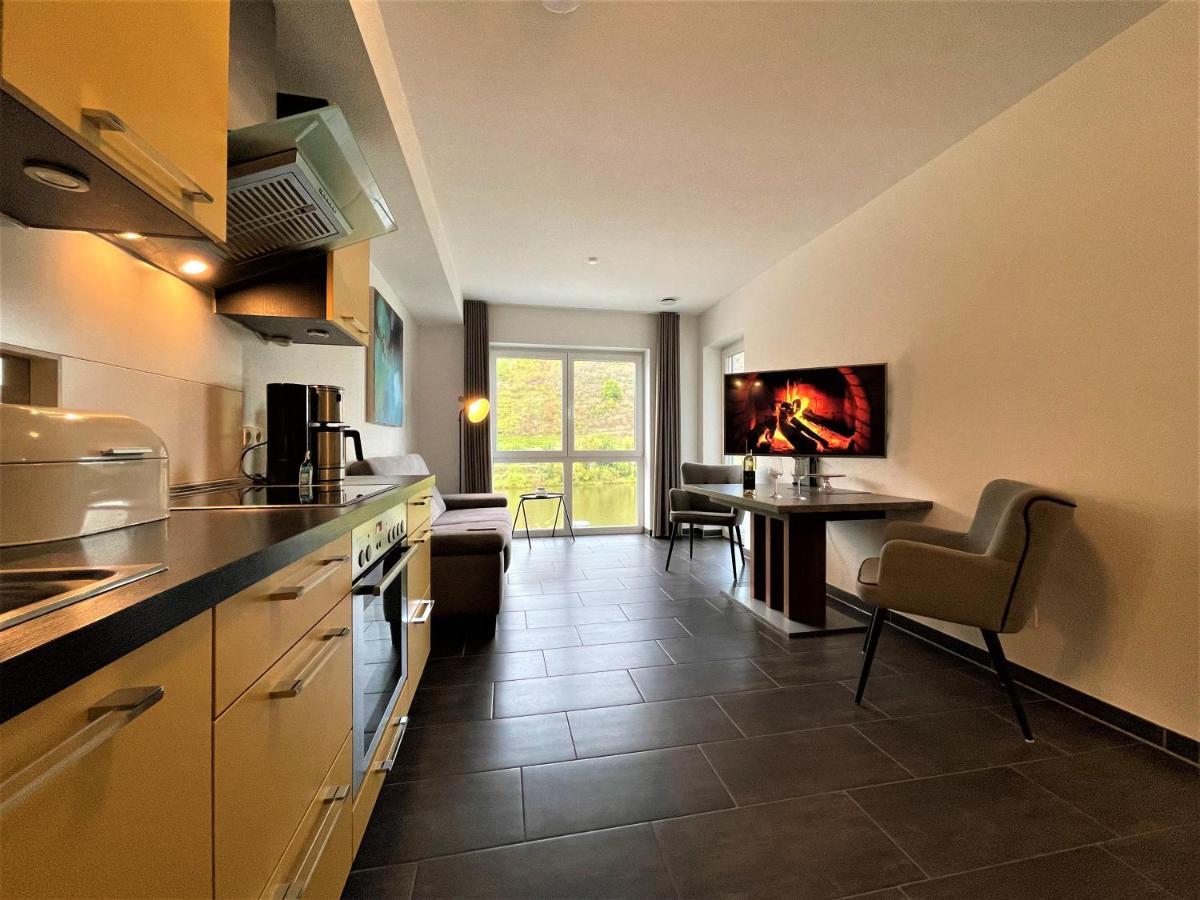 Moselpromenade Villa Moselufer, Panorama & Burg Cochem Blick, Netflix, Balkon Esterno foto